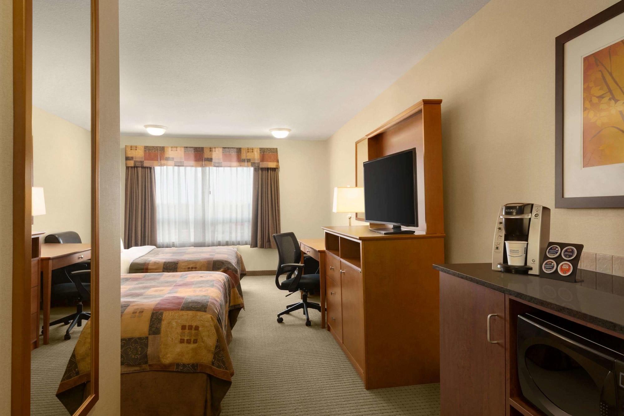รามาดา บาย วินด์แฮม เดรย์ตัน แวลเลย์ Hotel Drayton Valley ภายนอก รูปภาพ
