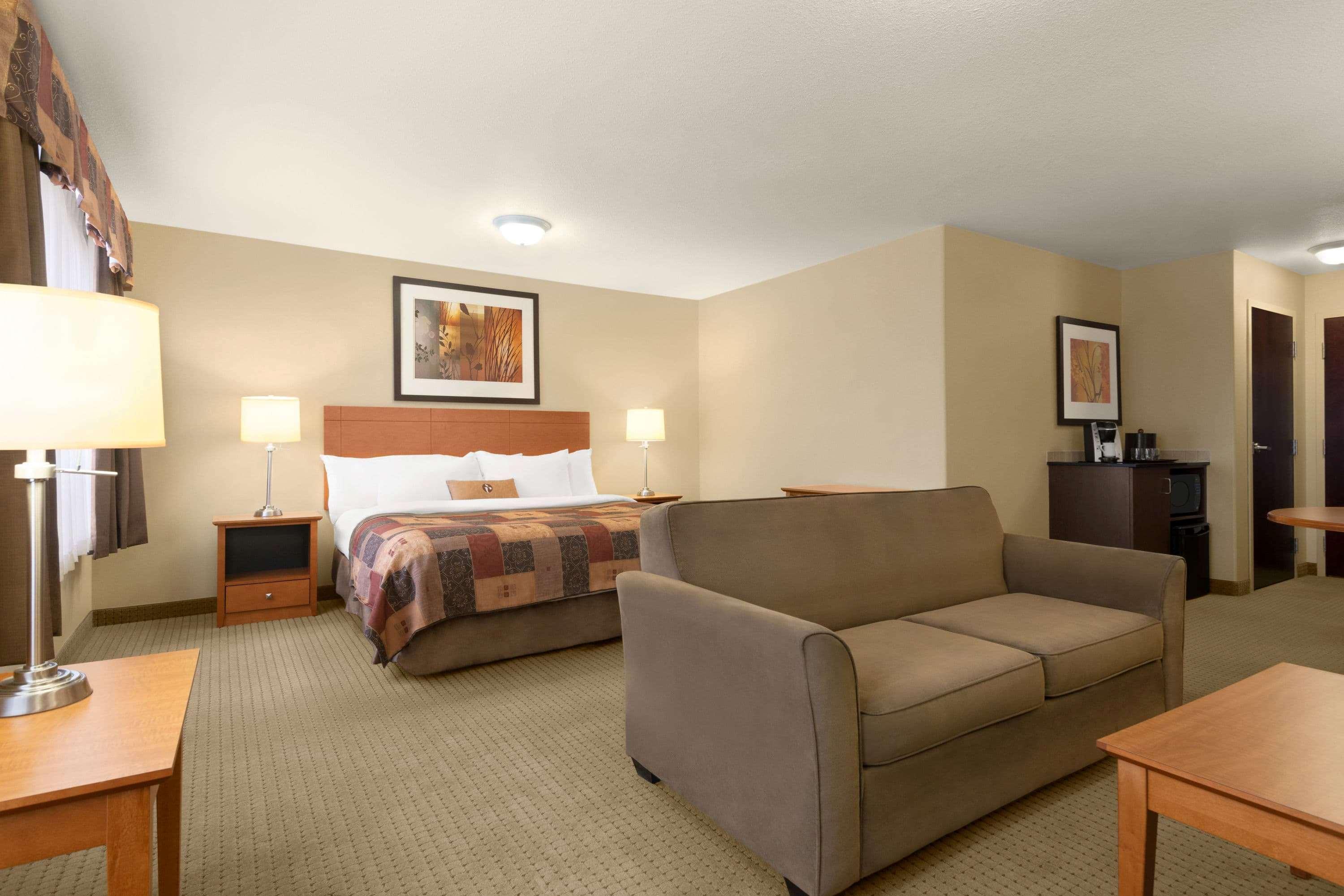 รามาดา บาย วินด์แฮม เดรย์ตัน แวลเลย์ Hotel Drayton Valley ภายนอก รูปภาพ