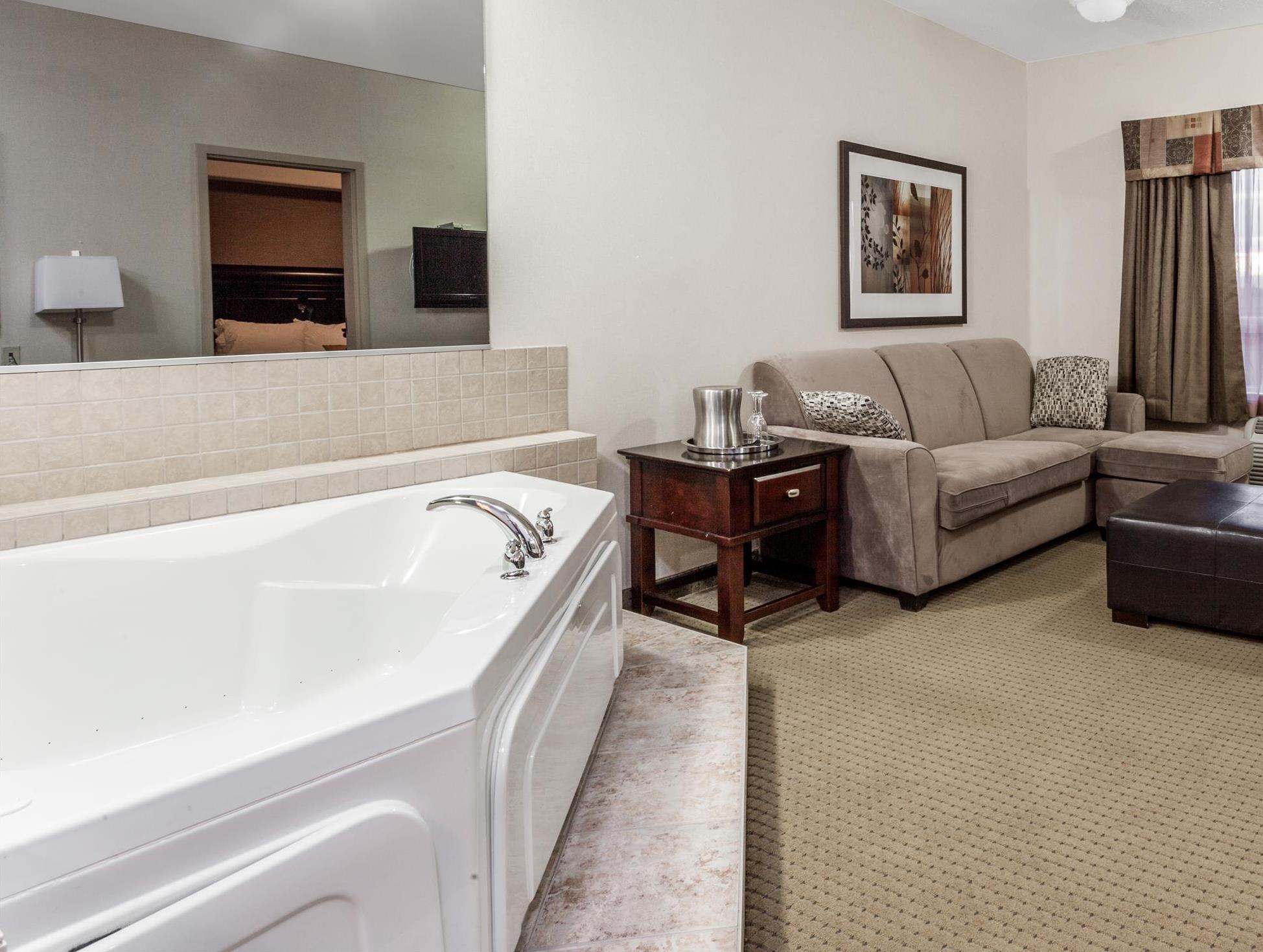 รามาดา บาย วินด์แฮม เดรย์ตัน แวลเลย์ Hotel Drayton Valley ภายนอก รูปภาพ