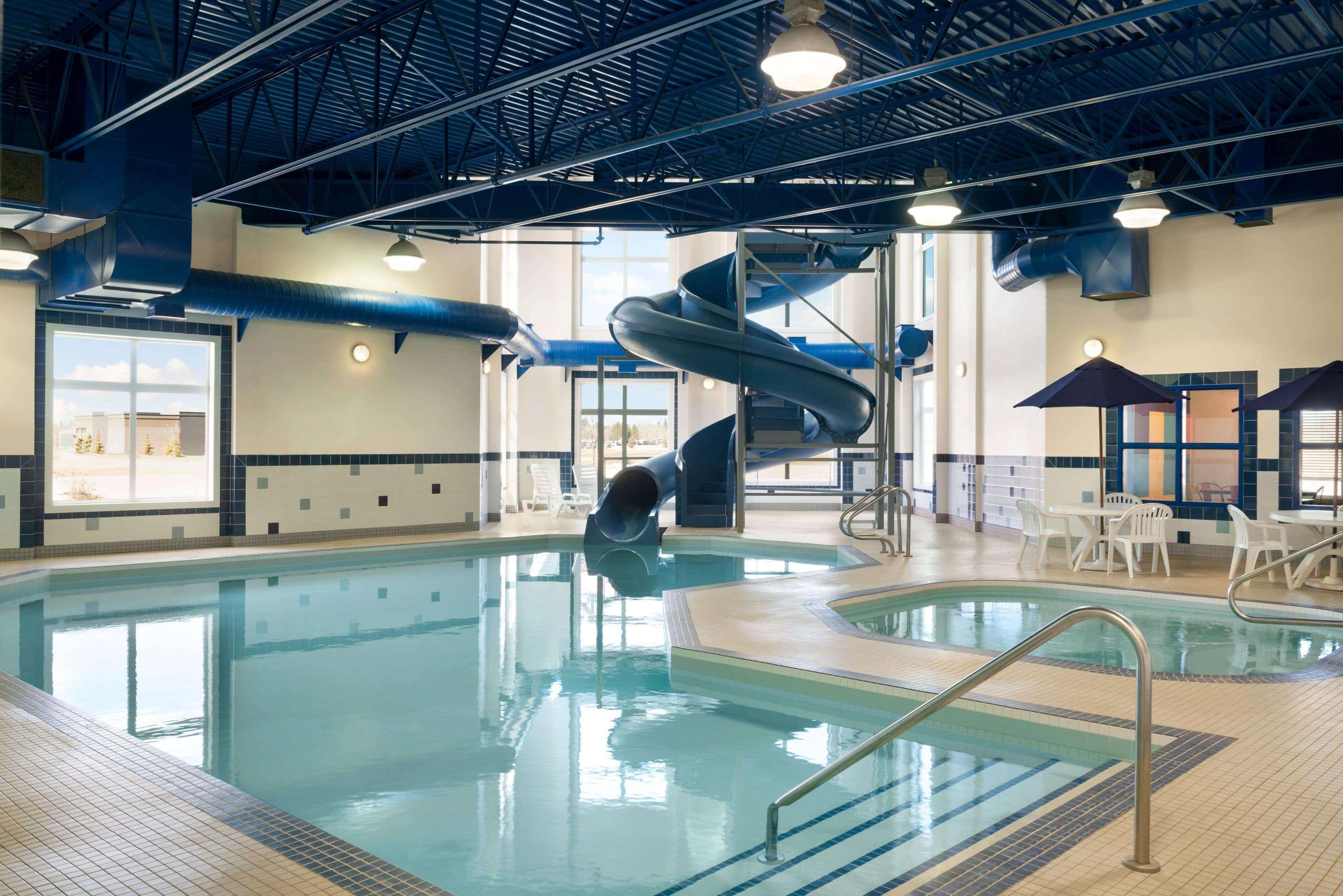 รามาดา บาย วินด์แฮม เดรย์ตัน แวลเลย์ Hotel Drayton Valley ภายนอก รูปภาพ